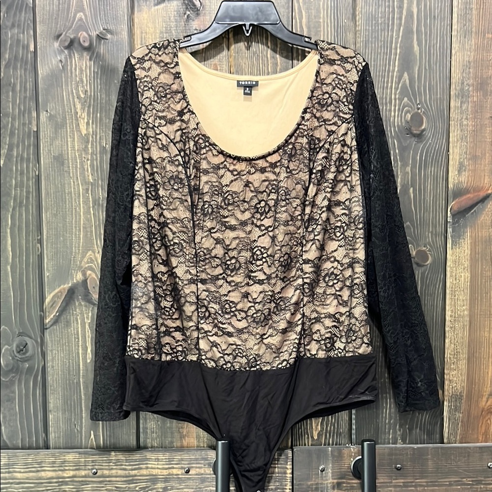 Torrid Black Floral Lace‎ Bodysuit 2 2X Long Sleeve Top Snap Lined Festival Boho
